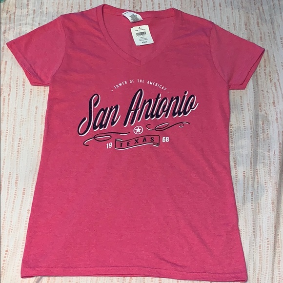 Gildan T shirt - Picture 1 of 3